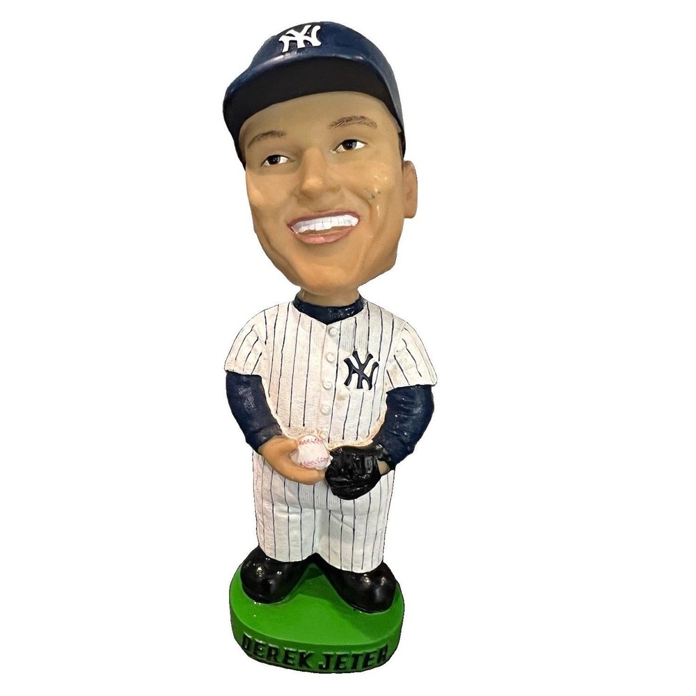 Derek Jeter New York Yankees MLB Baseball 2001 Bobblehead #2 Pinstripe Uniform